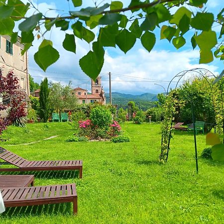 Monti di Licciana Nardi Monti Guesthouse المظهر الخارجي الصورة