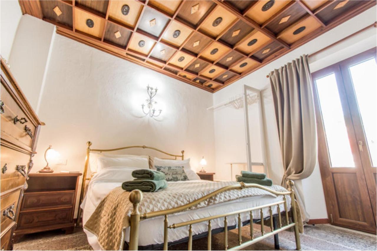 Monti di Licciana Nardi Monti Guesthouse المظهر الخارجي الصورة