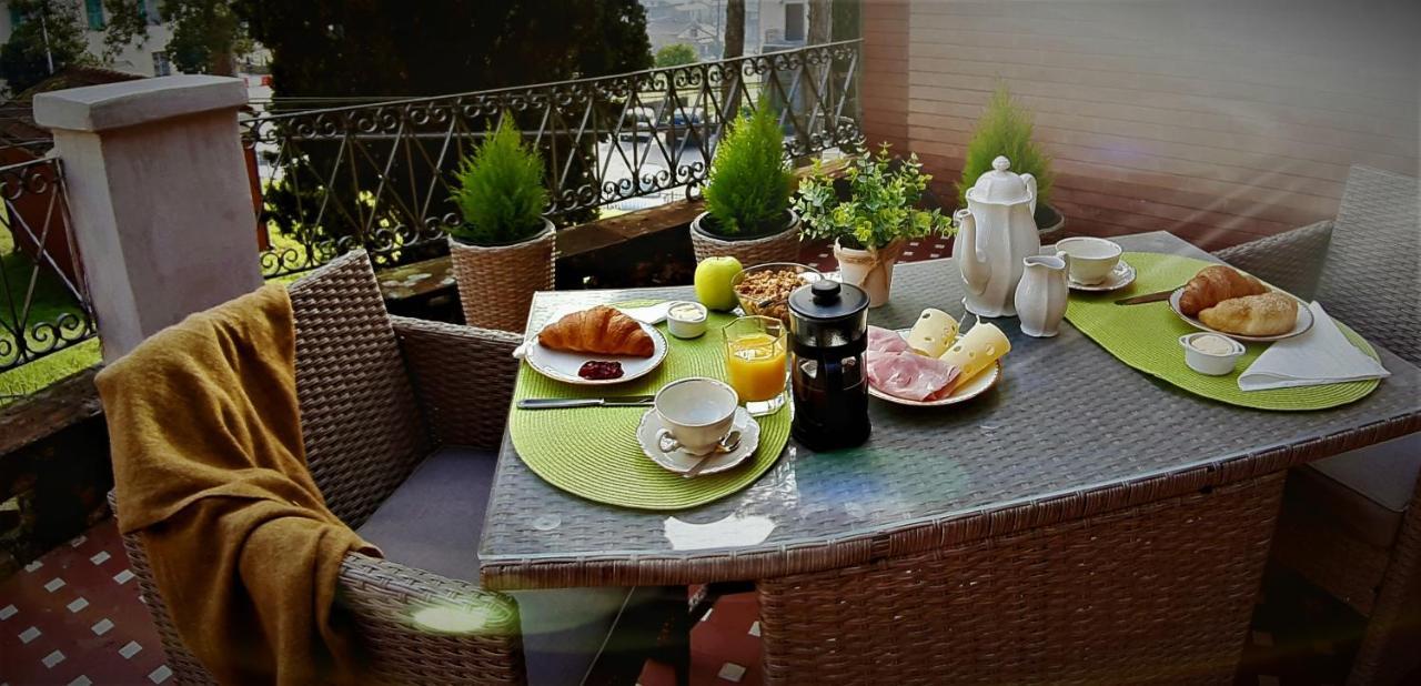Monti di Licciana Nardi Monti Guesthouse المظهر الخارجي الصورة