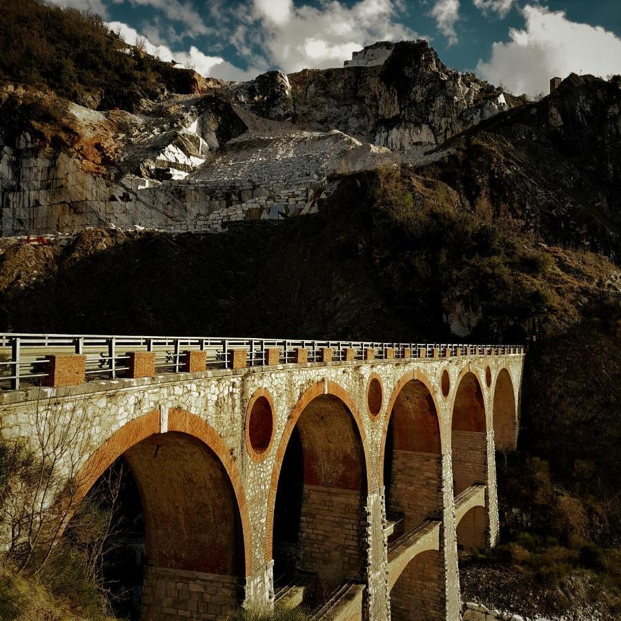 Monti di Licciana Nardi Monti Guesthouse المظهر الخارجي الصورة