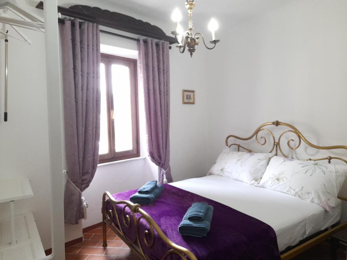 Monti di Licciana Nardi Monti Guesthouse المظهر الخارجي الصورة