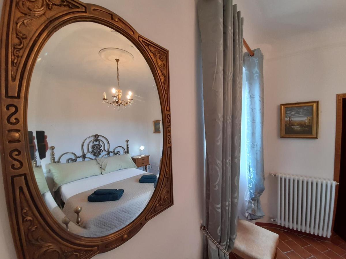 Monti di Licciana Nardi Monti Guesthouse المظهر الخارجي الصورة