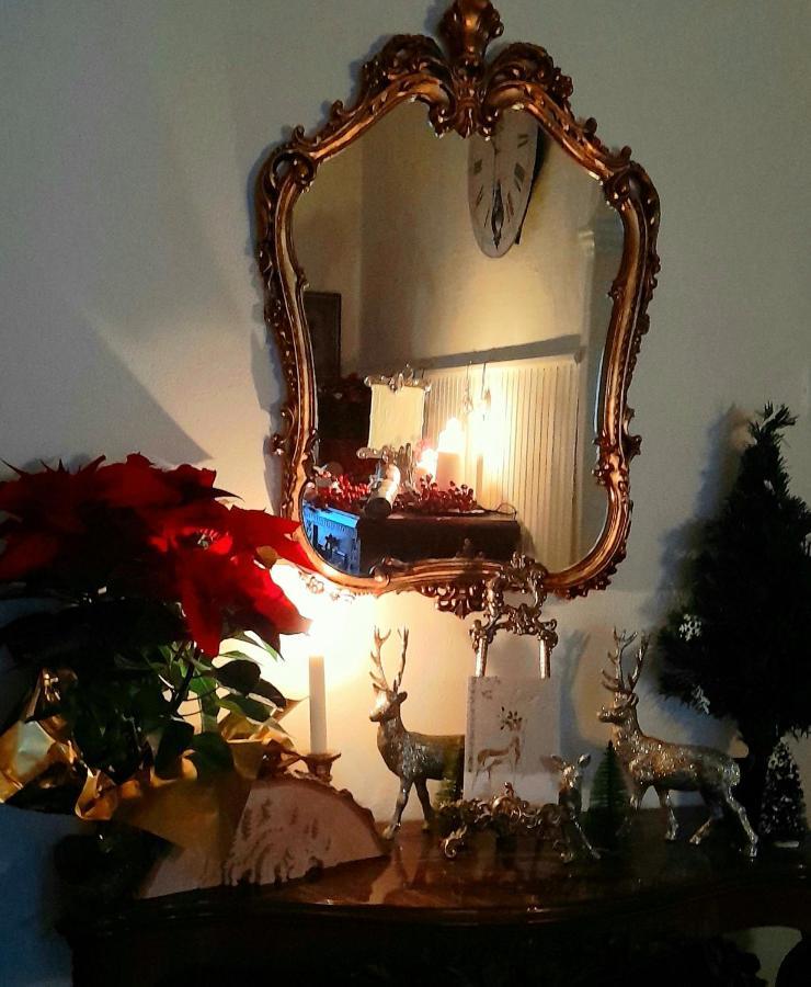 Monti di Licciana Nardi Monti Guesthouse المظهر الخارجي الصورة