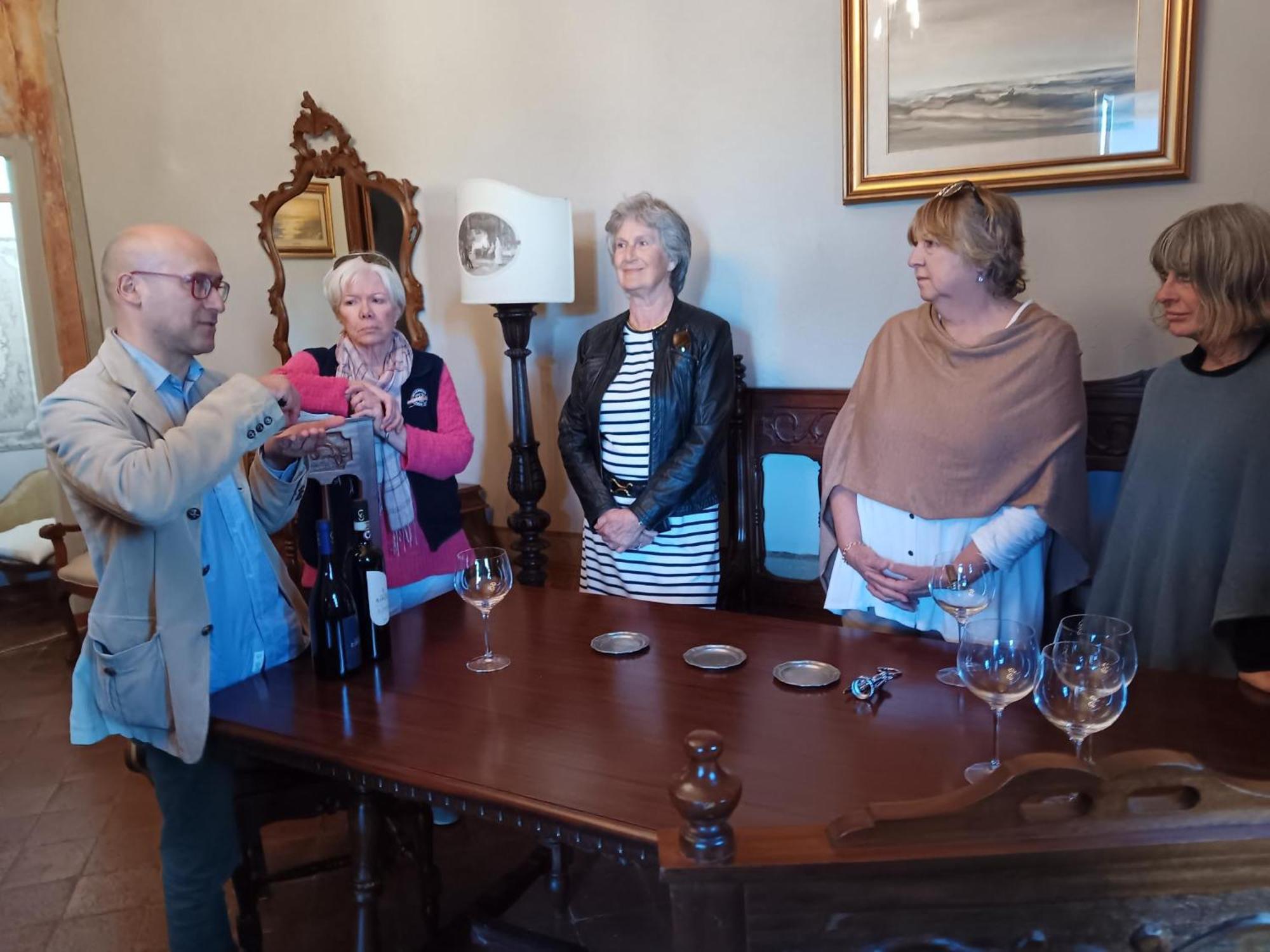 Monti di Licciana Nardi Monti Guesthouse المظهر الخارجي الصورة