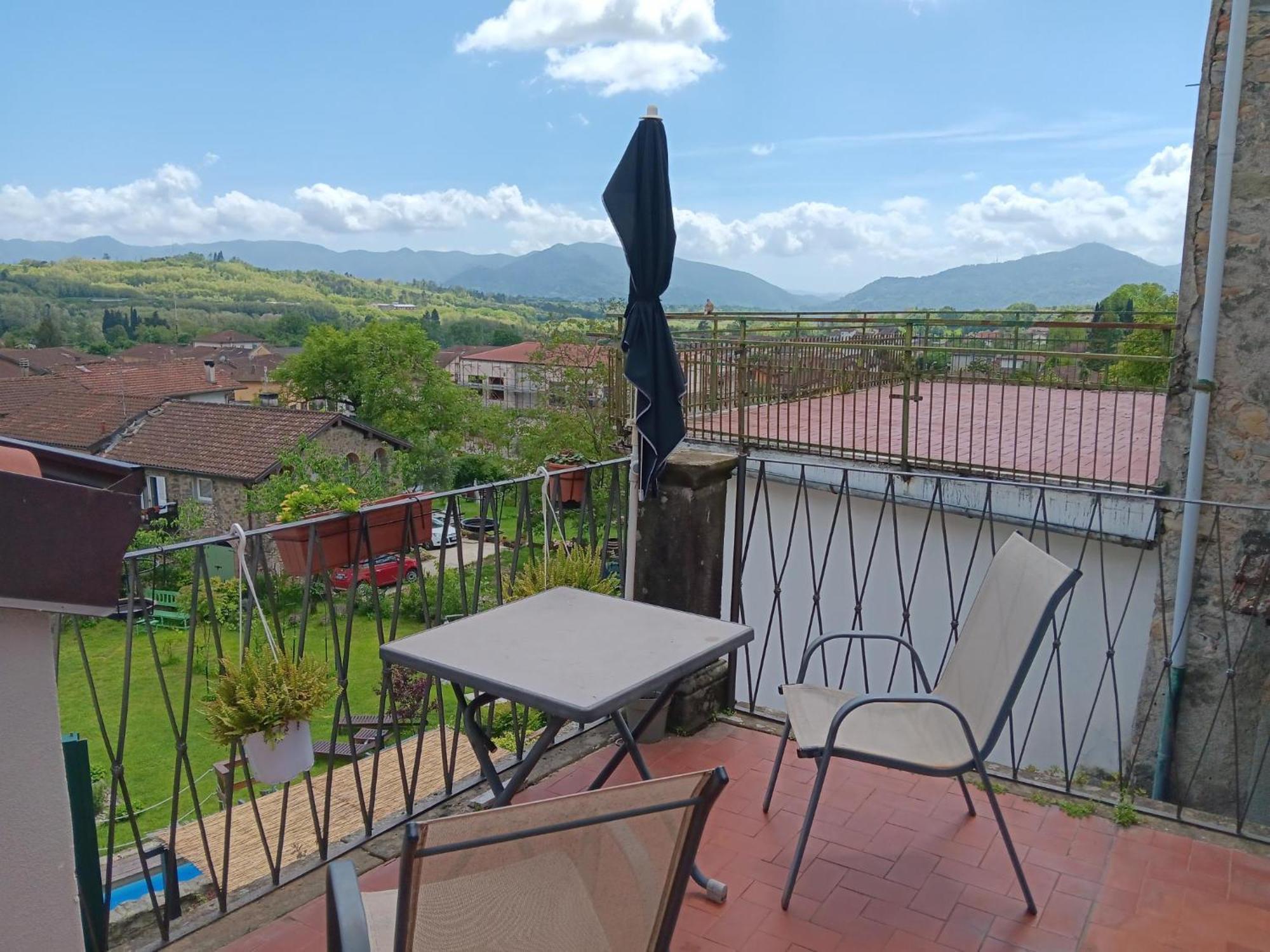 Monti di Licciana Nardi Monti Guesthouse الغرفة الصورة