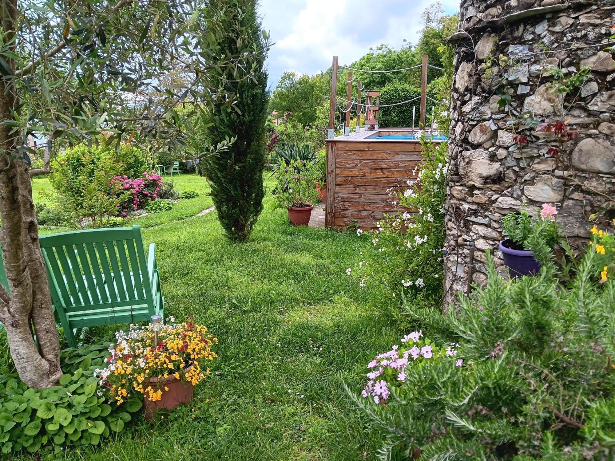 Monti di Licciana Nardi Monti Guesthouse المظهر الخارجي الصورة